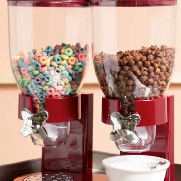 2 Cereal/Dryfood Canisters - Picture 3 of 8